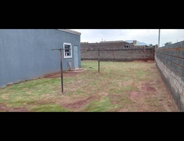 2 BEDROOM HOUSE FOR SALE IN SOTHO SECTION